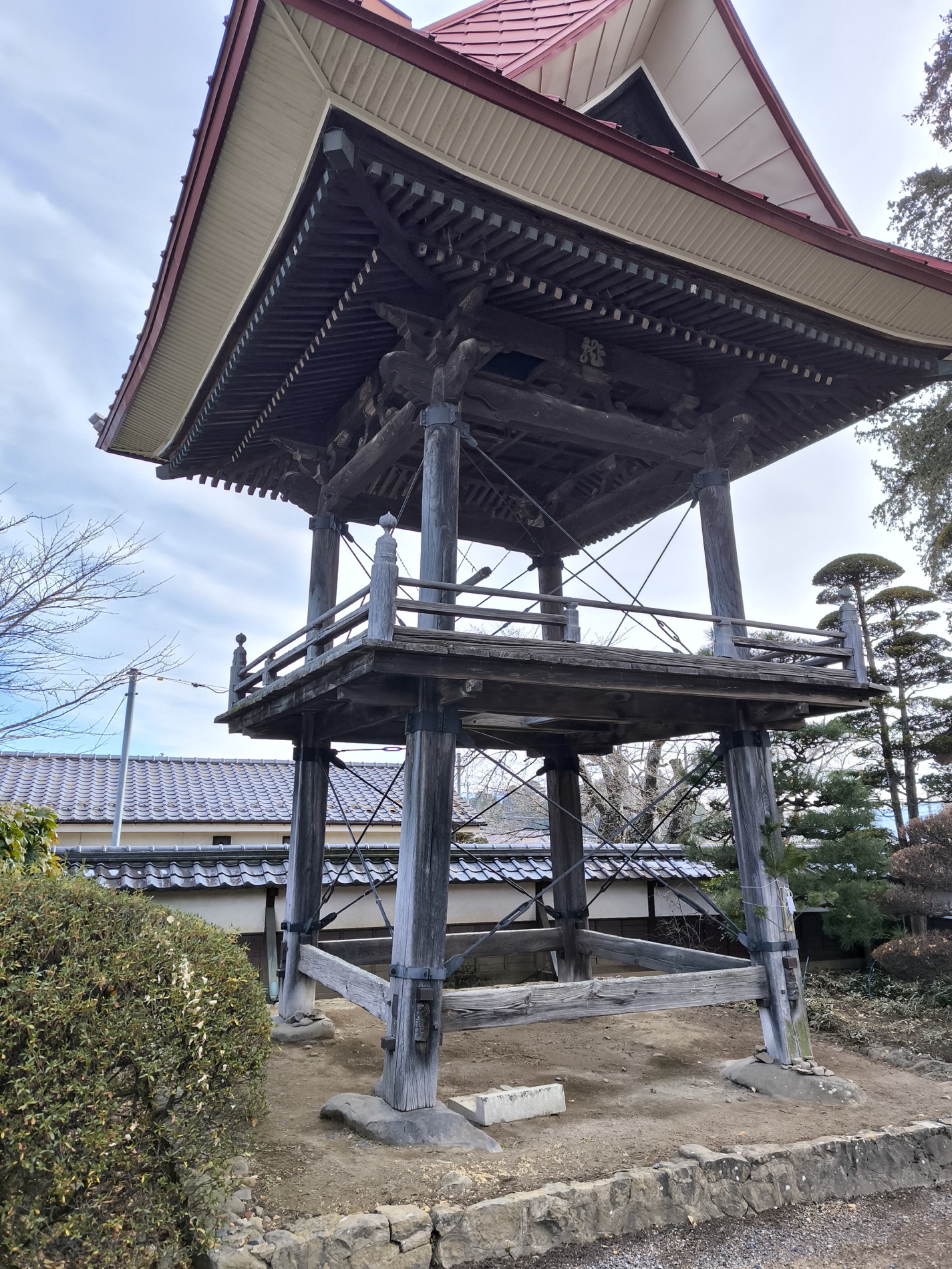 鐘がない状態で残る見性寺の鐘楼